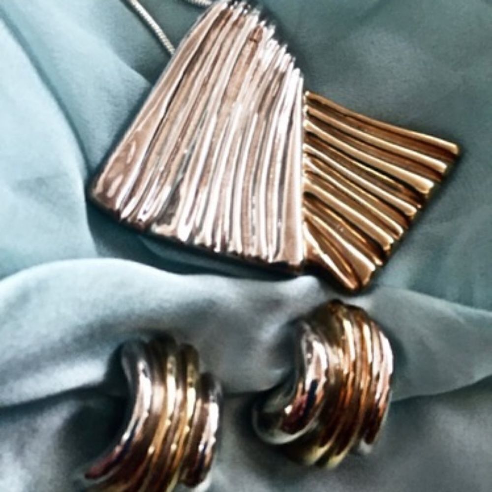 FREDERIC DUCLOS DESIGNER GOLD/STERLING SLIVER PENDANT NECKLACE and EARRINGS  SET